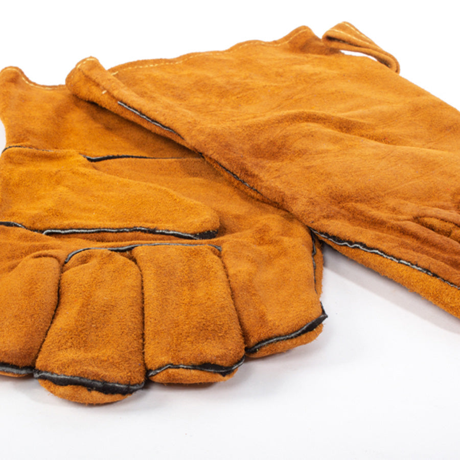 Guantes de parrilla cuero de reno apilados