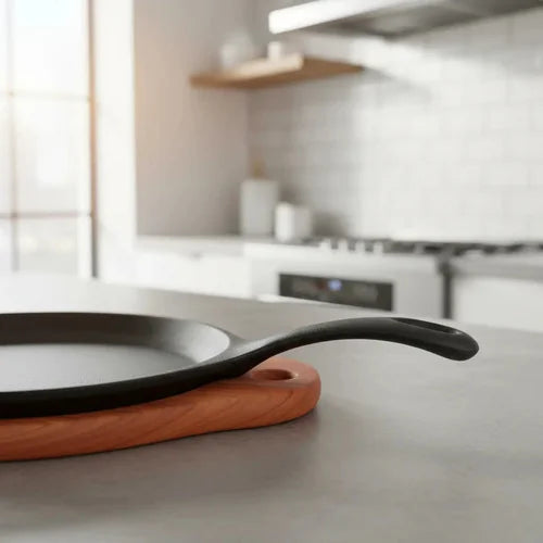 Plancha Sartén Ovalado 24 Cms Fierro + Base Madera Lugano Negro