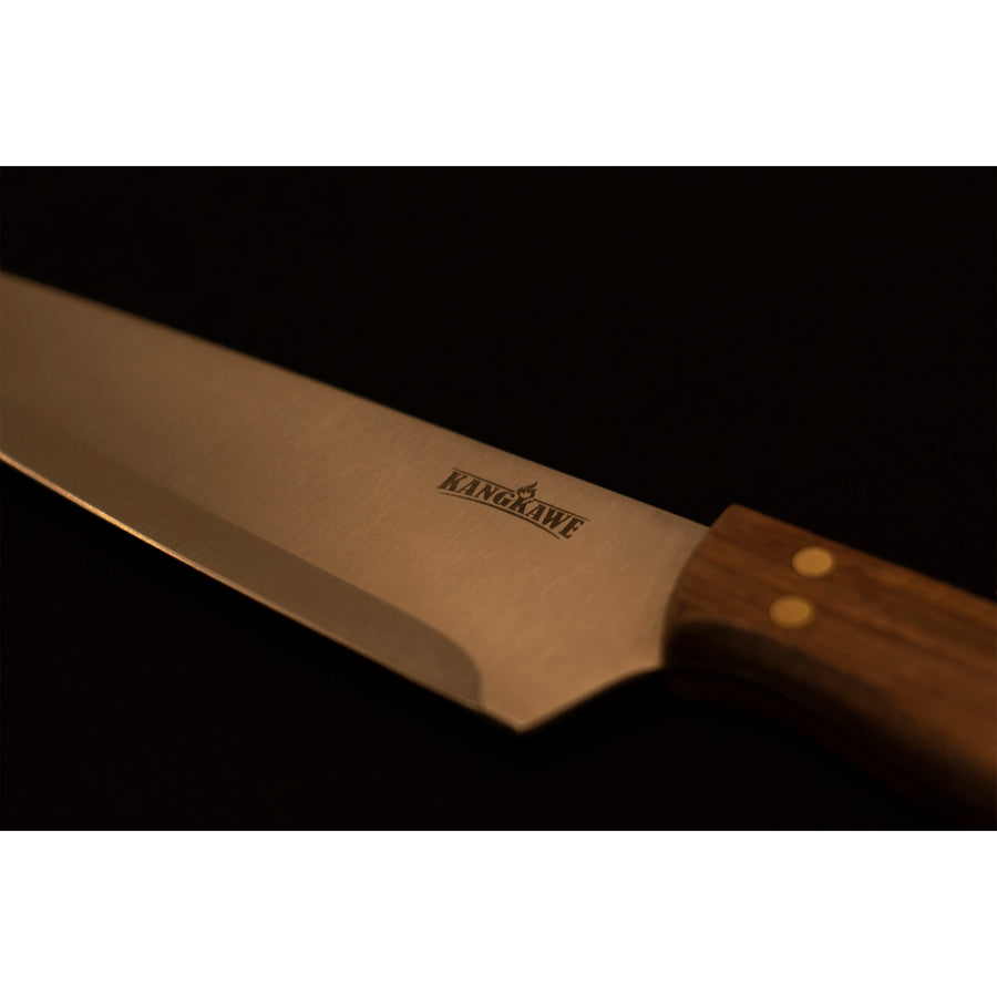 Cuchillo parrillero 8 pulgadas Kangkawe en ambiente de asado