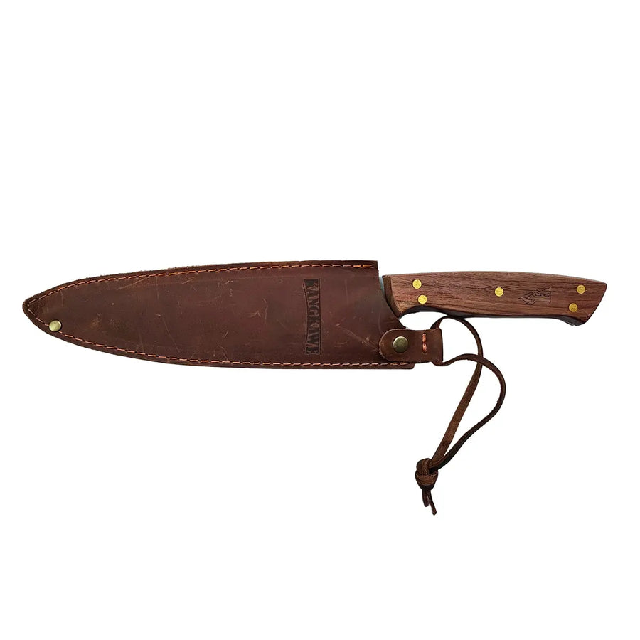 Cuchillo parrillero Kangkawe guardado en su funda de cuero