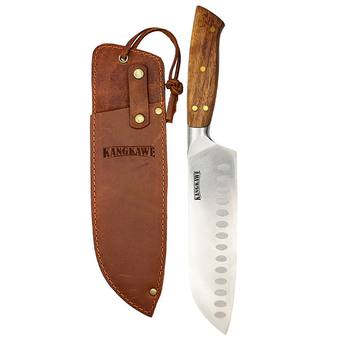Cuchillo santoku Pirihueico Kangkawe con funda de cuero, vista principal