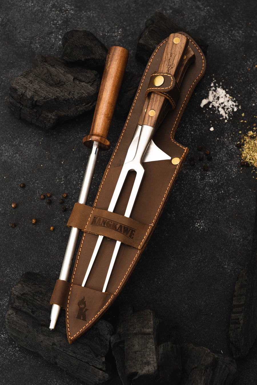 Trilogía en Cuero Kangkawe: Pincho Pro + Cuchillo Catemu + Astil + Grabado Láser