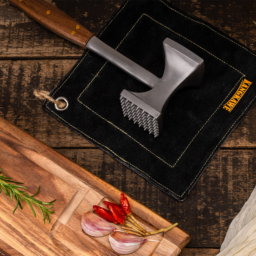 Martillo ablandador de carne Kangkawe en ambiente de asado