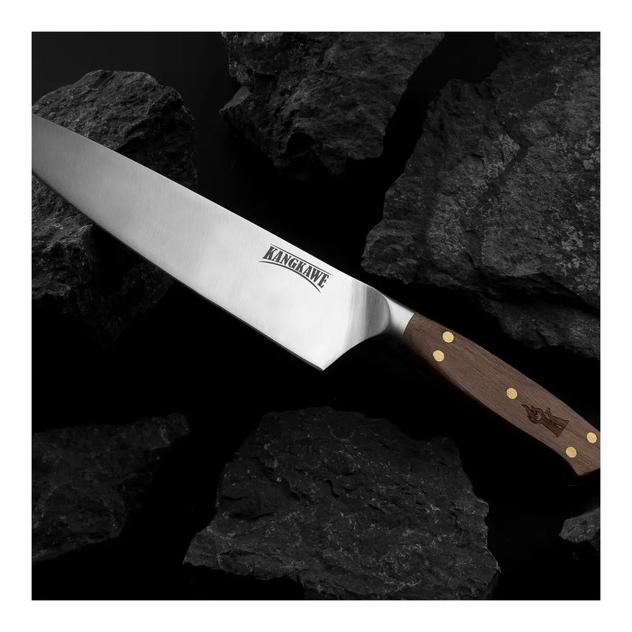 Cuchillo Catemu chef Kangkawe sobre carbón de parrilla