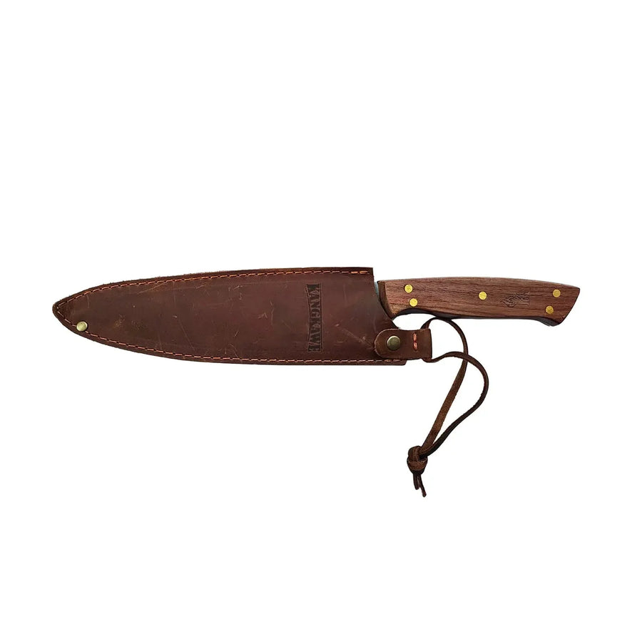 Cuchillo parrillero Kangkawe guardado en su funda de cuero