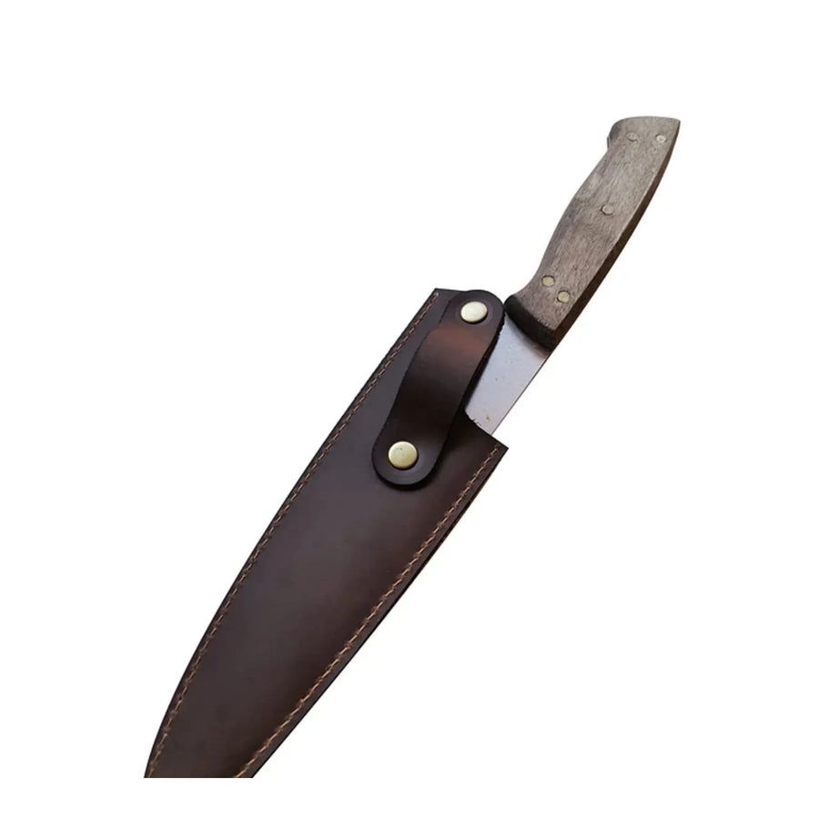 Detalle del cuchillo parrillero Kangkawe con funda de cuero