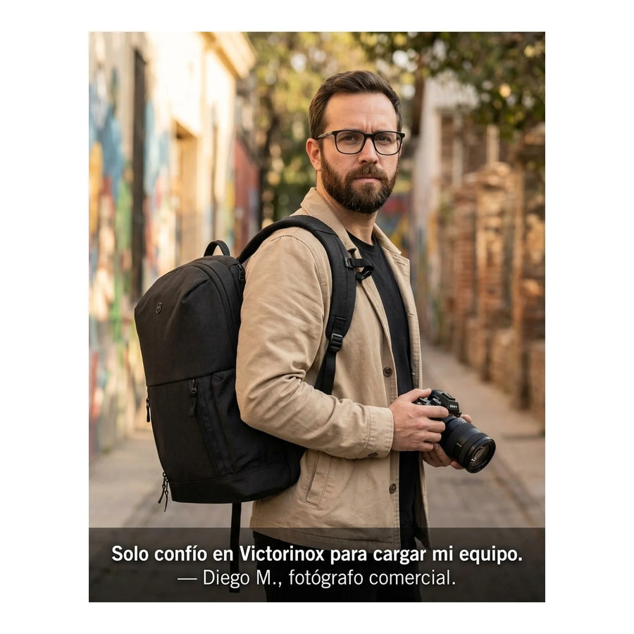 Mochila Almont Deluxe Laptop Color Negro Victorinox 602641