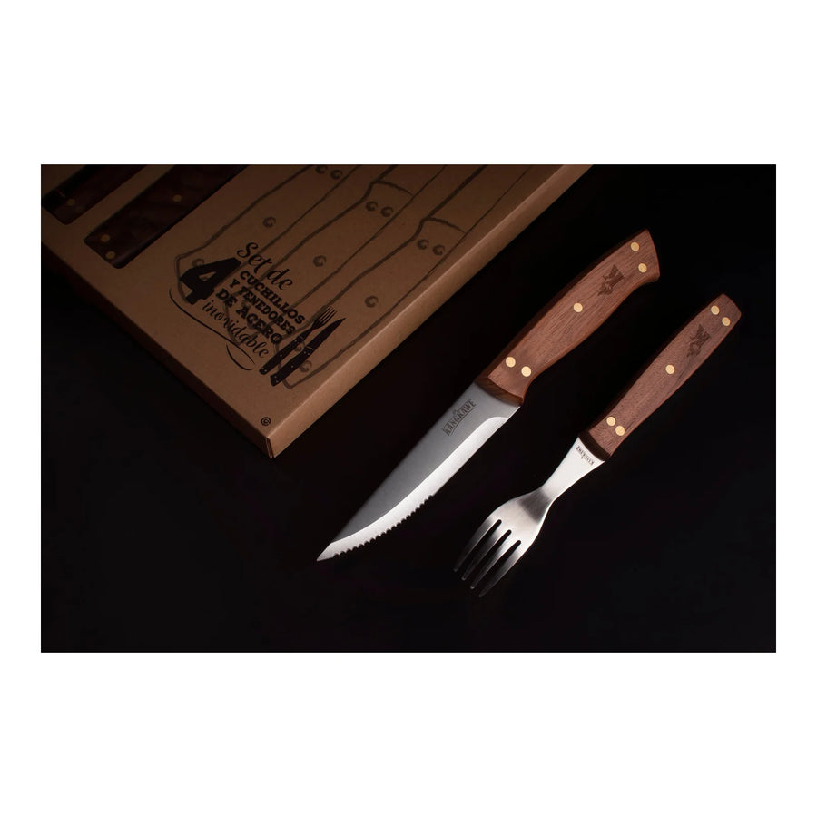 Set 4 cuchillos parrilleros Kangkawe en ambiente de asado