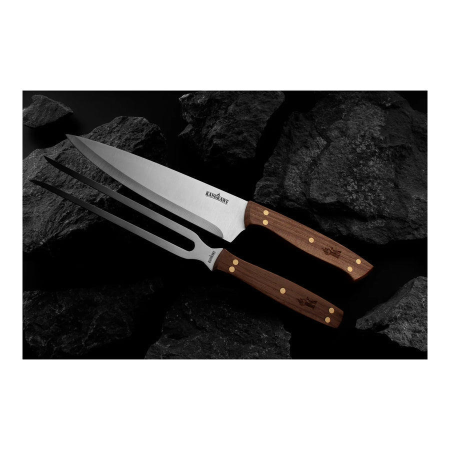 Set parrillero cuchillo y tenedor Kangkawe sobre carbón de parrilla
