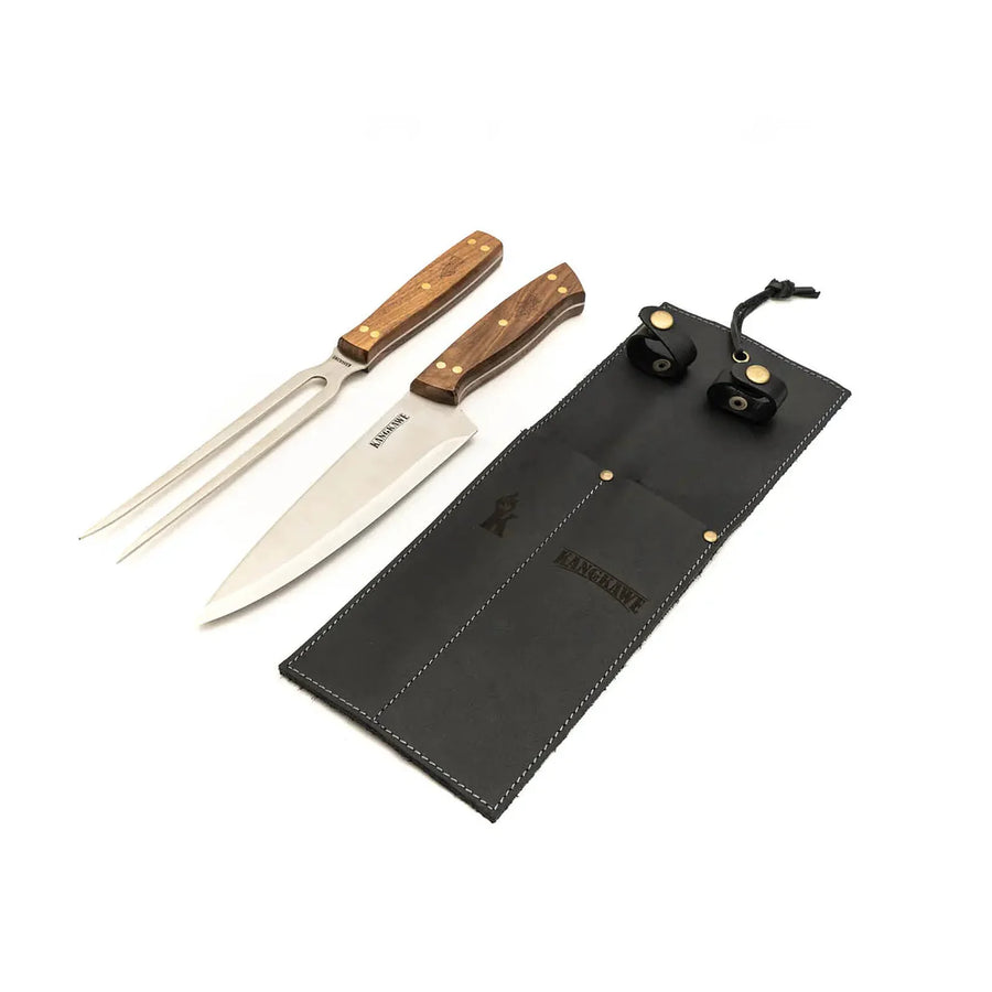 Set parrillero Kangkawe con funda de cuero negra completo con todas sus piezas
