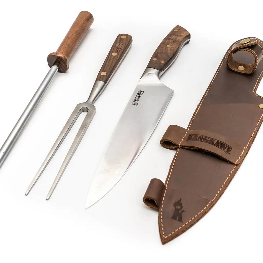 Trilogía en cuero Kangkawe pincho, cuchillo Catemu y astil en vista lateral