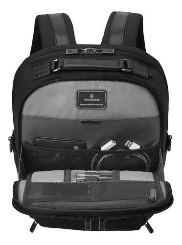 Mochila Werks Cordura Compact Backpack Victorinox 611474