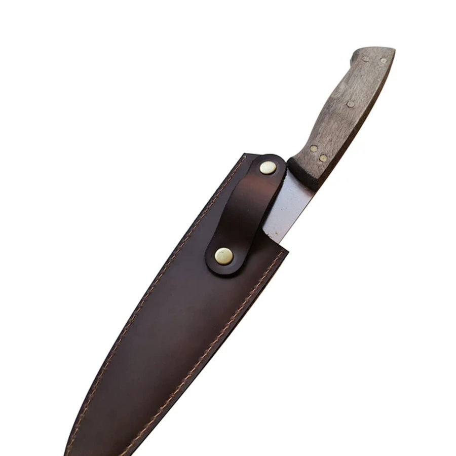 Detalle del cuchillo parrillero Kangkawe con funda de cuero